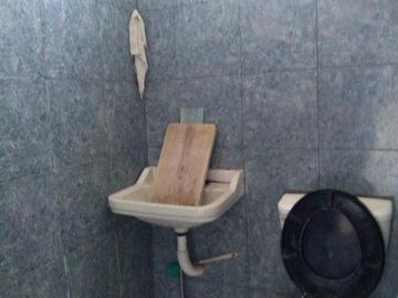 Casa 2 amb con patio y dependencia. Lote 170m2. Calle 9 de Julio y 182.