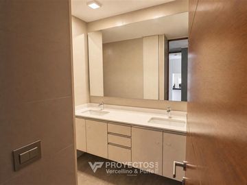 Depto en venta de 2 dorm + 3B La dehesa Central