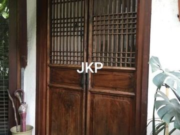 Rumah Cantik Artistik, Asri Bernuansa Etnis Interior Design & Material Jawa China & Belanda.