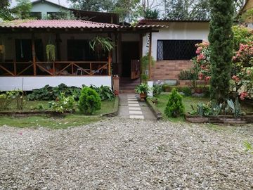 Casa al pie del rio