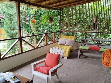 Casa al pie del rio