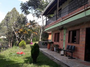 VENDO O CAMBIO ESTA CASA FINCA EN BARBOSA ANTIOQUIA.