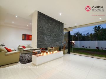 Casa de lujo moderna con jardín fracc. Olivos residencial, zona real.