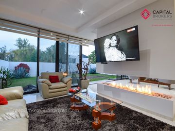 Casa de lujo moderna con jardín fracc. Olivos residencial, zona real.