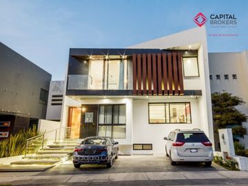 Casa de lujo moderna con jardín fracc. Olivos residencial, zona real.