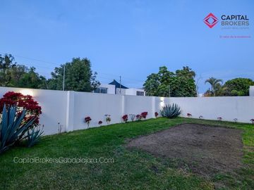Casa de lujo moderna con jardín fracc. Olivos residencial, zona real.