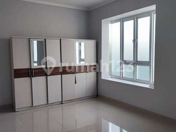 Rumah Cantik Terawat di Elista Village Gading Serpong