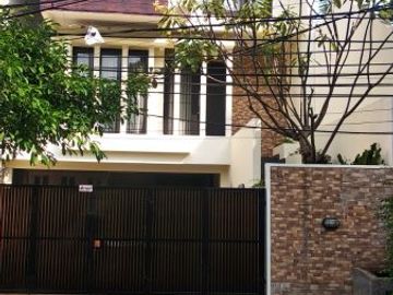 For Sale / Rent 5BR Beautiful Urban House at Tebet
