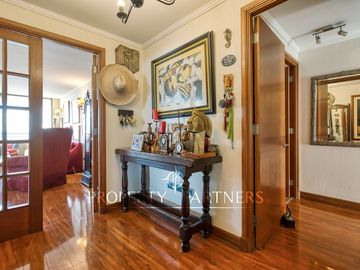 En precio! Gran departamento con vistas.
