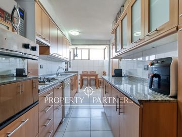 En precio! Gran departamento con vistas.