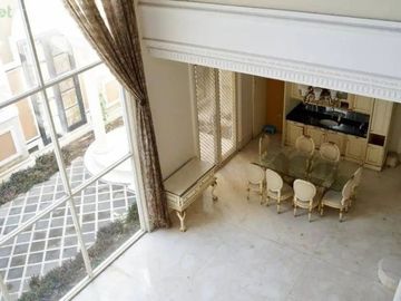 Dijual Murah Rumah Cantik VBR pakuwon indah Classic Surabaya