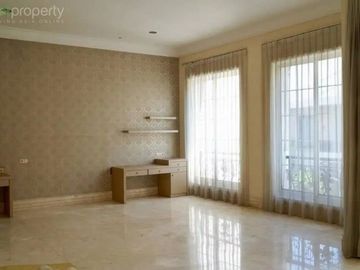 Dijual Murah Rumah Cantik VBR pakuwon indah Classic Surabaya