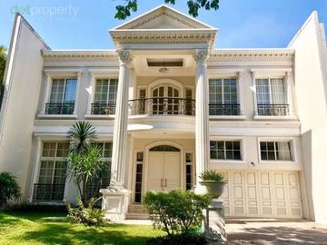 Dijual Murah Rumah Cantik VBR pakuwon indah Classic Surabaya