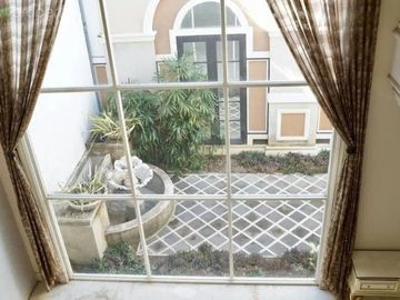 Dijual Murah Rumah Cantik VBR pakuwon indah Classic Surabaya