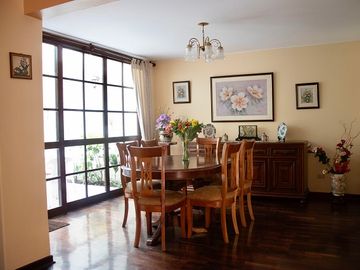 EXCELENTE CASA EN CONDOMINIO SAN BORJA LISTA PARA HABITAR