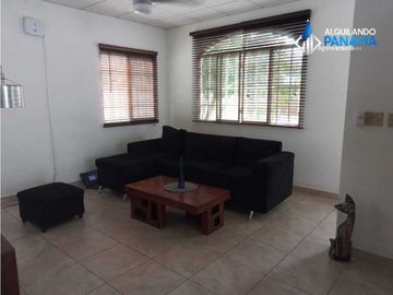 Se vende hermosa casa amoblada con finos acabados! Negociable