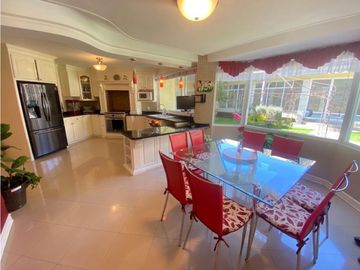 VENTA PRECIOSA RESIDENCIA EN FRAC. ARBOLEDAS  SANTA ELENA PACHUCA