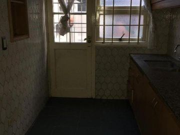 Chalet en esquina de 3 ambientes con dependencia en Catamarca y  Rawson