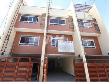 PH1001 Townhouse for Sale in Kamias at 18.5M