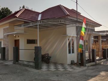MURAH! RUMAH MINIMALIS MODERN CANTIK SIAP HUNI DI SLEMAN TIMUR KAWASAN RAMAI DAN BERKEMBANG