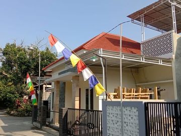 MURAH! RUMAH MINIMALIS MODERN CANTIK SIAP HUNI DI SLEMAN TIMUR KAWASAN RAMAI DAN BERKEMBANG
