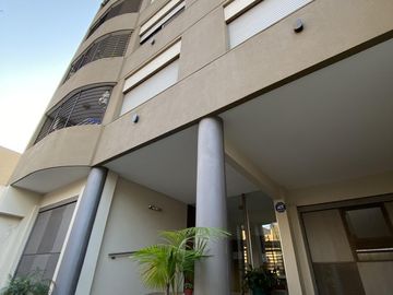 Departamento tipo duplex de 3 ambientes con cochera en Venta en Lanus Oeste