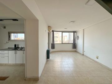 Departamento tipo duplex de 3 ambientes con cochera en Venta en Lanus Oeste