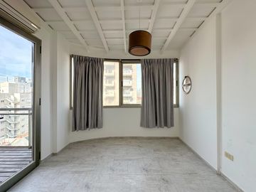 Departamento tipo duplex de 3 ambientes con cochera en Venta en Lanus Oeste
