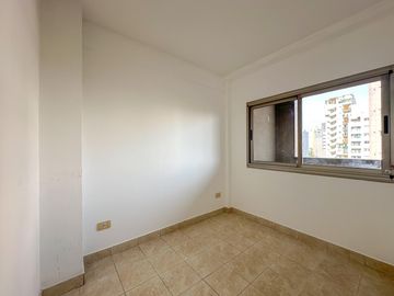 Departamento tipo duplex de 3 ambientes con cochera en Venta en Lanus Oeste