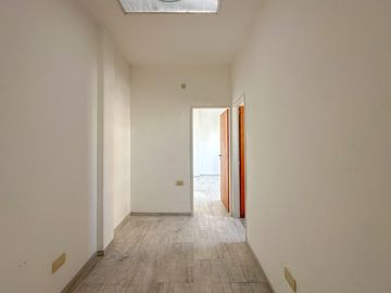 Departamento tipo duplex de 3 ambientes con cochera en Venta en Lanus Oeste