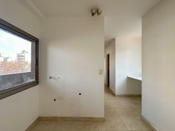Departamento tipo duplex de 3 ambientes con cochera en Venta en Lanus Oeste
