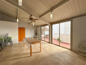 Departamento tipo duplex de 3 ambientes con cochera en Venta en Lanus Oeste