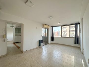 Departamento tipo duplex de 3 ambientes con cochera en Venta en Lanus Oeste