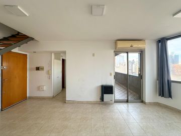 Departamento tipo duplex de 3 ambientes con cochera en Venta en Lanus Oeste