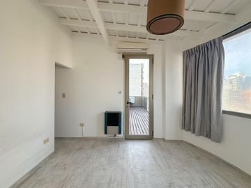 Departamento tipo duplex de 3 ambientes con cochera en Venta en Lanus Oeste
