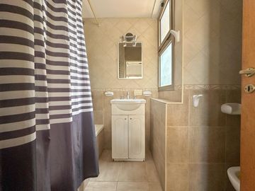Departamento tipo duplex de 3 ambientes con cochera en Venta en Lanus Oeste