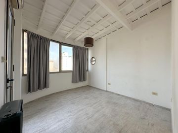 Departamento tipo duplex de 3 ambientes con cochera en Venta en Lanus Oeste