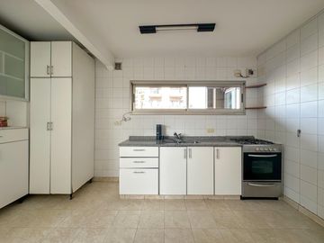 Departamento tipo duplex de 3 ambientes con cochera en Venta en Lanus Oeste