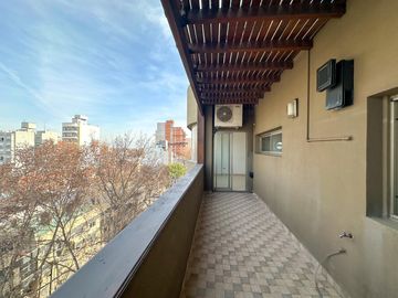 Departamento tipo duplex de 3 ambientes con cochera en Venta en Lanus Oeste