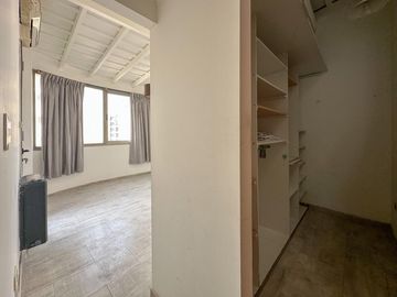 Departamento tipo duplex de 3 ambientes con cochera en Venta en Lanus Oeste