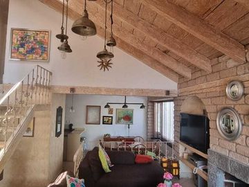 MAGNIFICA CASA ESTILO VALLESANO EN VENTA