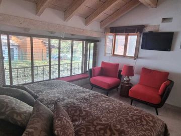 MAGNIFICA CASA ESTILO VALLESANO EN VENTA