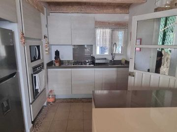 MAGNIFICA CASA ESTILO VALLESANO EN VENTA