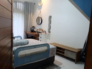 Rumah terawat dan semi furnish di arcamanik dekat antapani