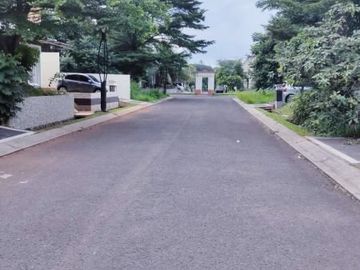 Rumah 2 lantai dalam komplek telaga golf sawangan