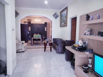 Rumah 2 lantai dalam komplek telaga golf sawangan