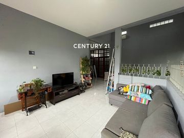 DIJUAL Rumah 2 Lantai Di Graha Raya Bintaro