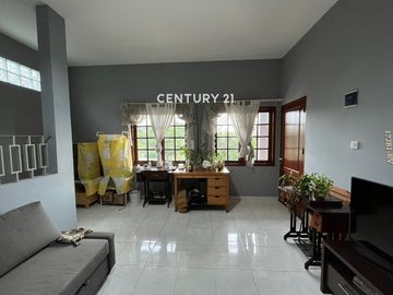 DIJUAL Rumah 2 Lantai Di Graha Raya Bintaro