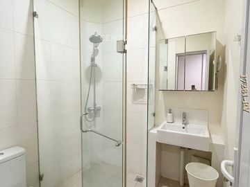 DIJUAL Rumah 2 Lantai Di Graha Raya Bintaro