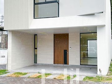 VENTA DE CASA EN PUNTA LOMA TRES RECAMARAS ENTRE ZAVALETA Y LA RECTA A CHOLULA